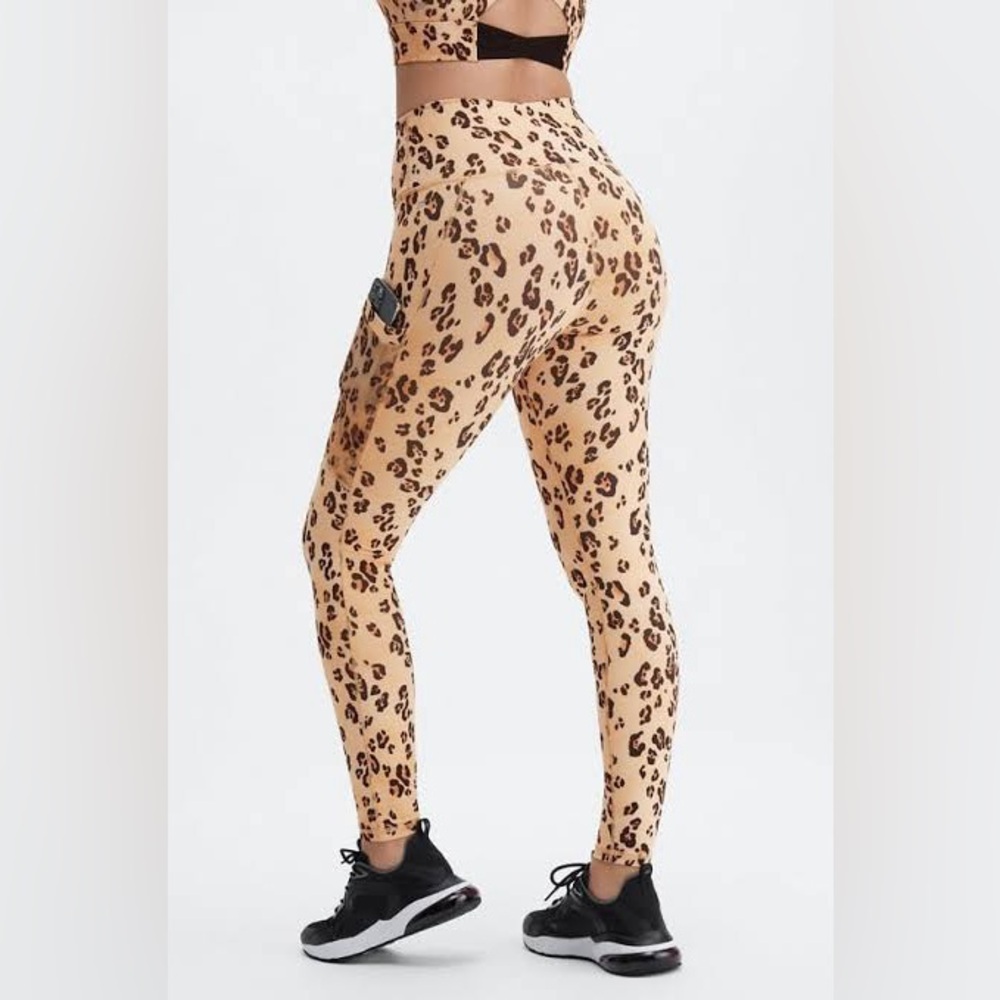 Fabletics, leopard print set, small/medium - Picture 2 of 13